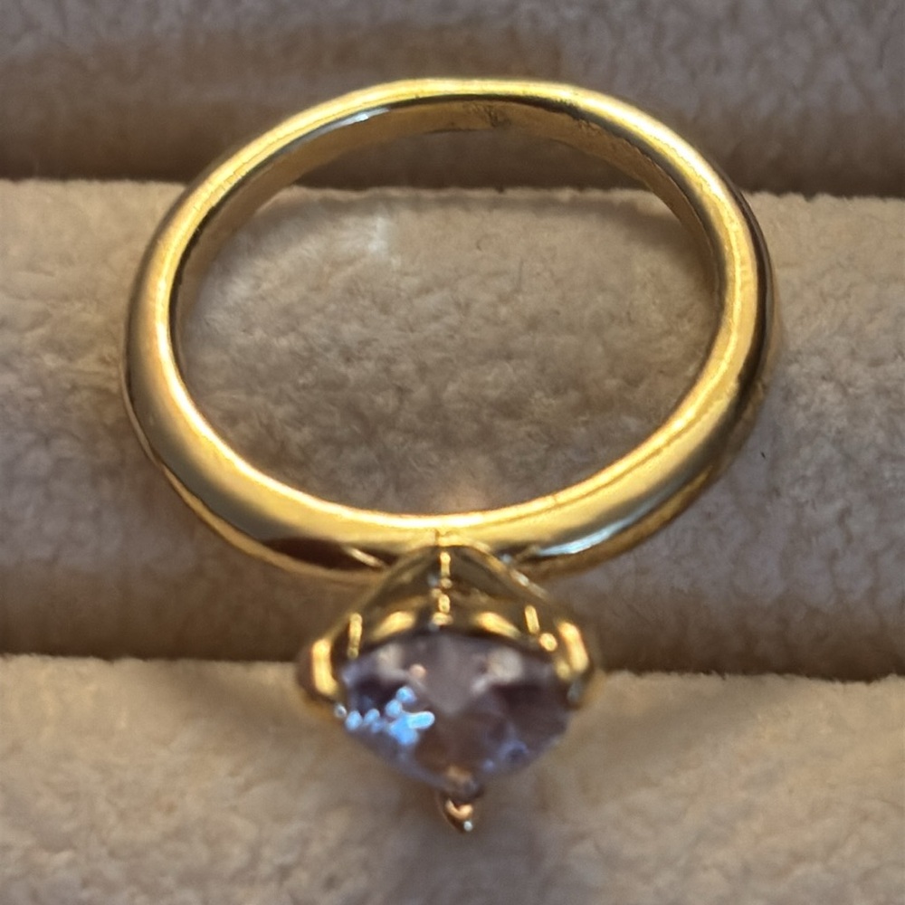 Heart  gold tone ring - Picture 2 of 4